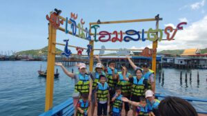 Bestvan Rental.com บริการรถตู้เช่า เหมาทั่วไทย Vip 10 ที่นั่ง และ 13 ที่นั่ง 16