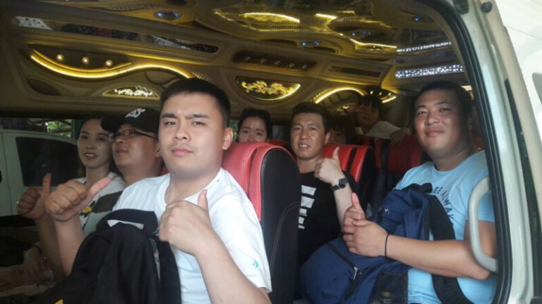 easytravel van.com บริการ เช่า เหมา รถตู้ Vip 10 ที่นั่ง และ 13 ที่นั่ง ด้วยรถคุณภาพ การทำความสะอาด 52